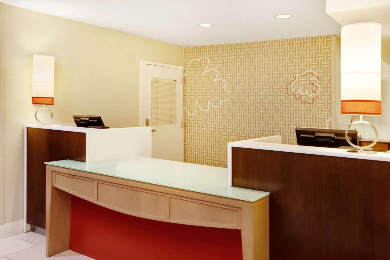 Mainstay Suites Chicago Schaumburg Exterior photo