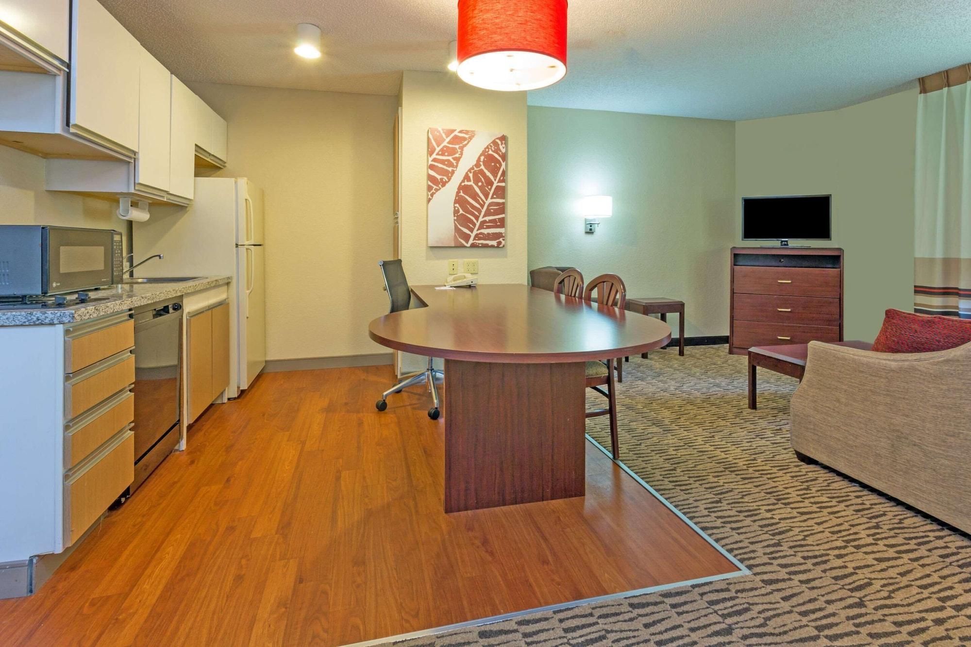 Mainstay Suites Chicago Schaumburg Exterior photo