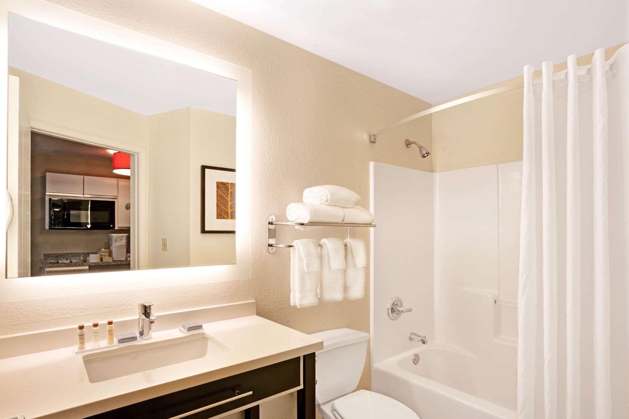 Mainstay Suites Chicago Schaumburg Exterior photo