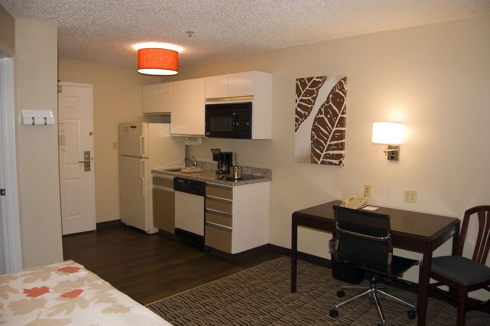 Mainstay Suites Chicago Schaumburg Exterior photo