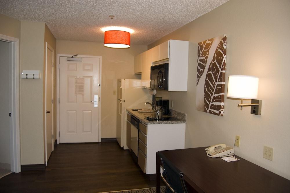 Mainstay Suites Chicago Schaumburg Exterior photo