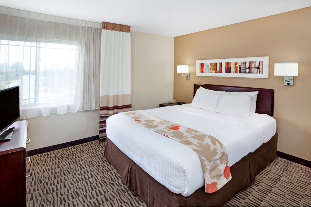 Mainstay Suites Chicago Schaumburg Room photo