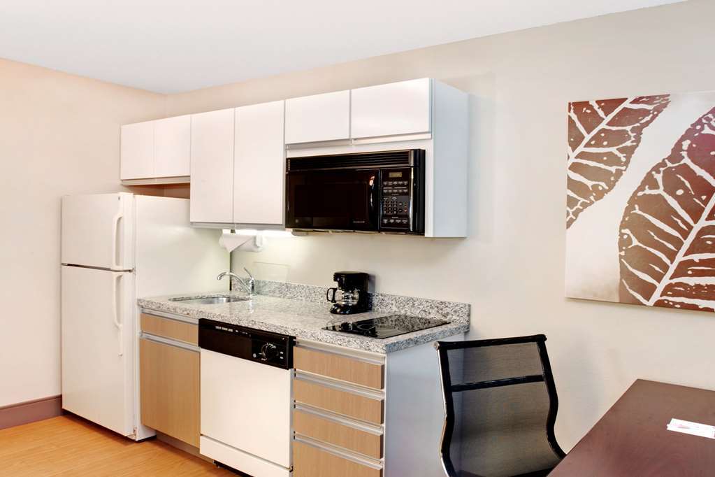 Mainstay Suites Chicago Schaumburg Room photo