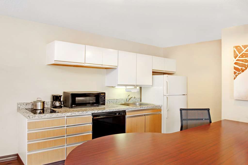 Mainstay Suites Chicago Schaumburg Room photo